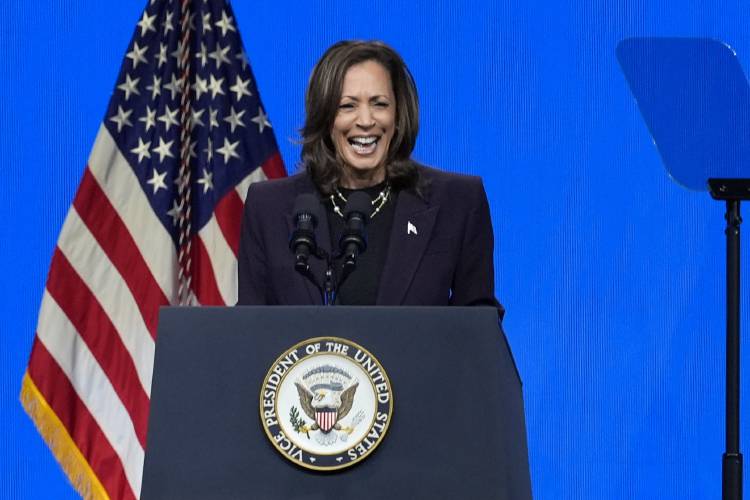 Vice President Kamala Harris will attend a fundraiser in Pittsfield on Saturday that’s already sold out and has raised $1.4 million. Vice President Kamala Harris will attend a fundraiser in Pittsfield on Saturday that’s already sold out and has raised $1.4 million.