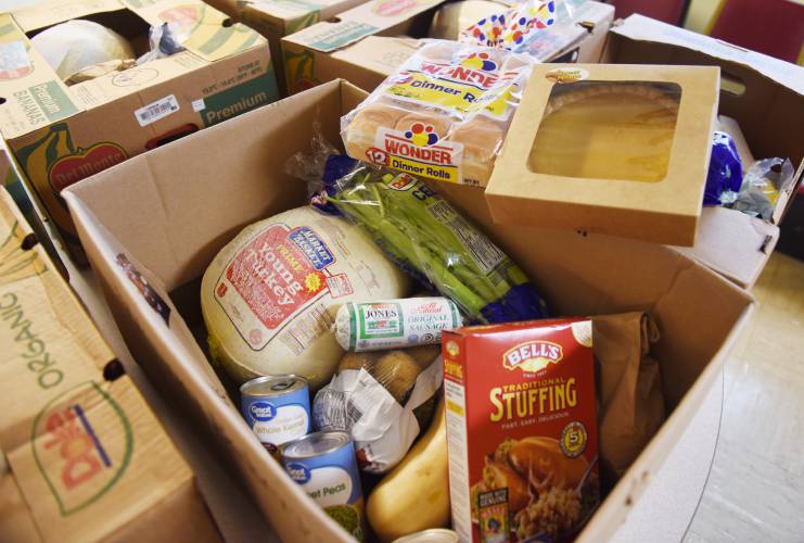 Complete Thanksgiving meals in a box, turkey and fixings right down to the pie. Complete Thanksgiving meals in a box, turkey and fixings right down to the pie.